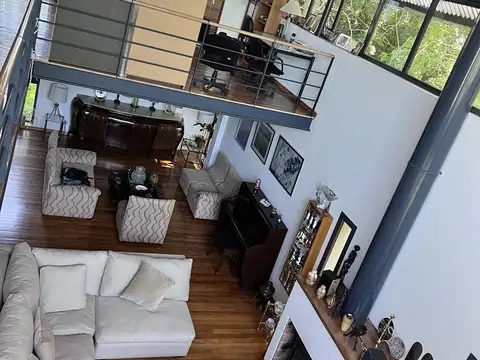 Casa 5 ambientes con 4 baños