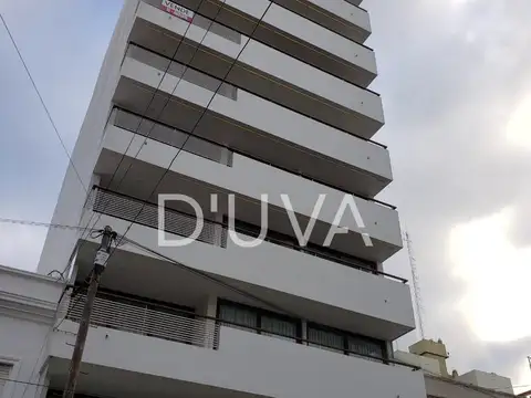 11 e/ 44 y 45 600, Piso 1