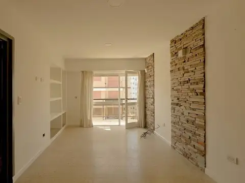 VENTA MONOAMBIENTE RECICLADO BALCON FRENTE BRISTOL