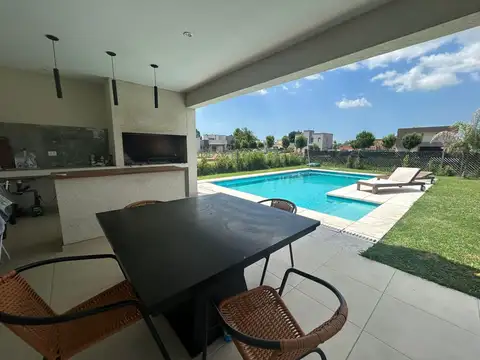 Casa en Venta en Santo Tomas, USD 270.000