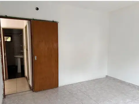 Alquiler de casa Pta Baja  ideal casa y negocio.
