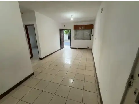 Alquiler de casa Pta Baja  ideal casa y negocio.