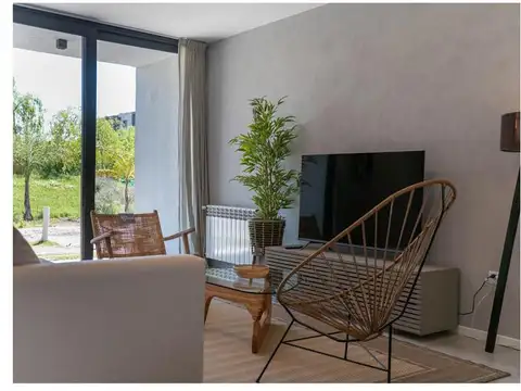 Triplex en venta en barrio cerrado en Tigre. Amplios