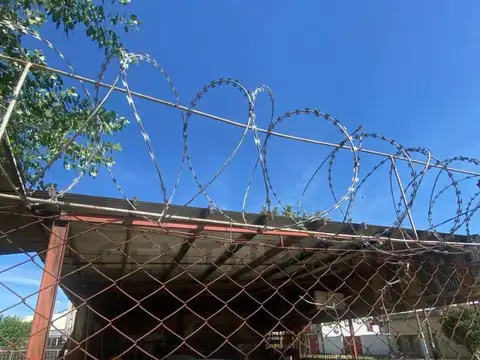 Galpon en Venta 30  mts Fondo