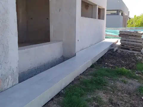 Casa en Venta en Guillermo E Hudson, USD 295.000