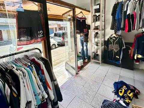 VENTA 2  LOCALES con vivienda - DOCK  SUD C.C.