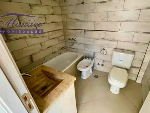 Depto Tipo Casa en Venta con 1 cocheras