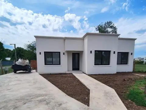 Barrio Santa Elisa, Pilar del Este 100