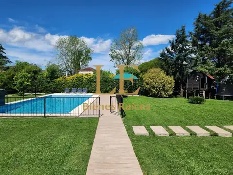 Casa 6 ambientes con 5 baños