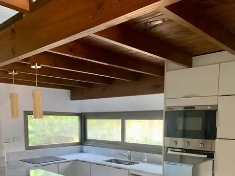 Casa 4 ambientes con 3 baños