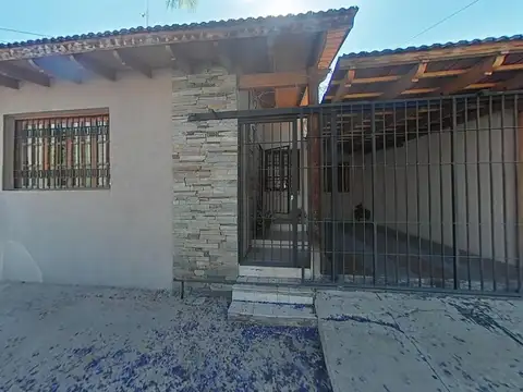 CASA EN VENTA 4 DORMITORIOS EN GODOY CRUZ CON TOUR VIRTUAL