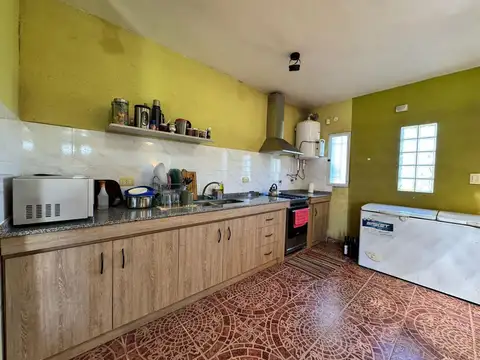 Casa en Venta con 4 cocheras