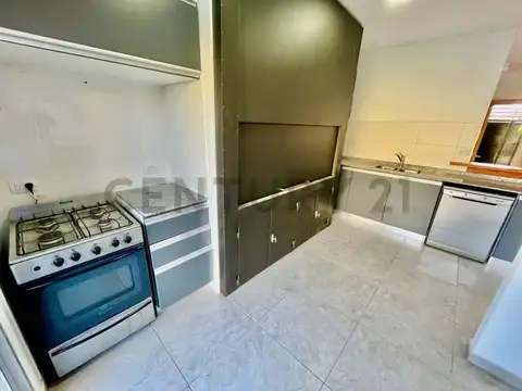 Casa de dos dormitorios de categoría en venta en La Plata con ascensor Ubicada en 531 e/ 7 y 8.
