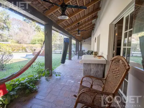 Quinta en Venta con 2 cocheras