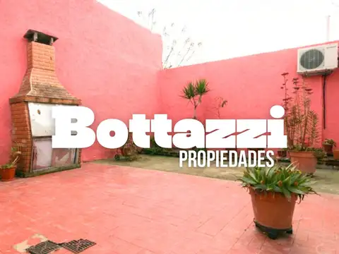 PH Interno con ärea verde en Banfield Este