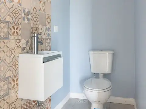 Casa 4 ambientes con 2 baños