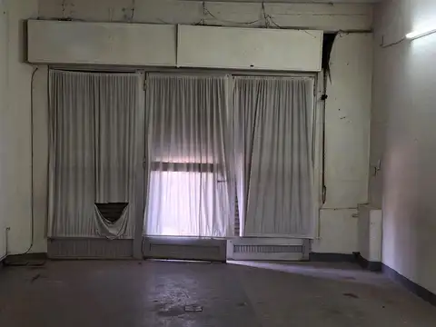 Local en Alquiler en Jose Leon Suarez, $ 430.000