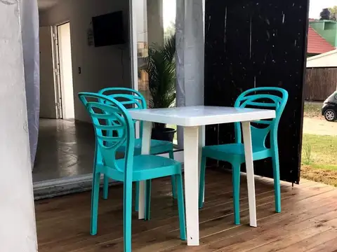 Casa 2 ambientes con 2 baños