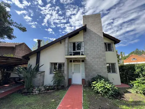 Venta Casa 4 Ambientes Barrio Jaguel