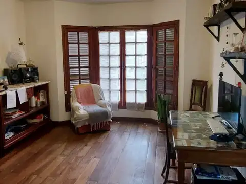 Casa 5 ambientes con 4 baños