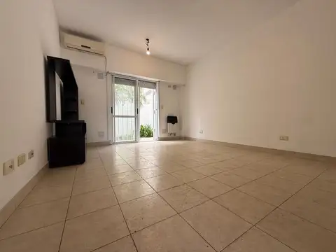 Depto Tipo Casa en Alquiler en Villa Maipu, $ 700.000
