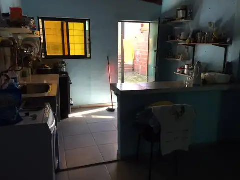 Casa 3 ambientes con 2 baños