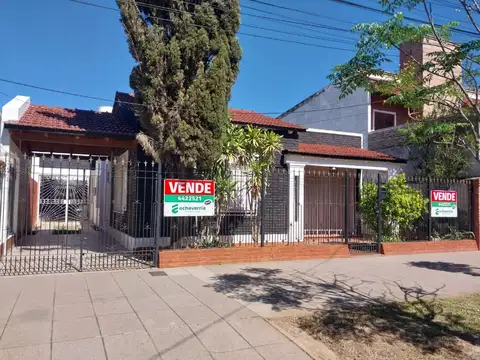 CALLE 7  CARLOS PELLEGRINI 800, Piso P.B.