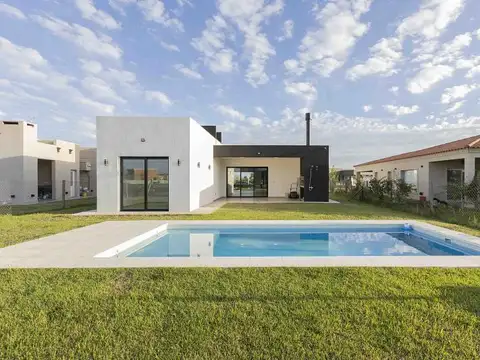 Casa de 4 dormitorios A ESTRENAR en barrio San Felipe. Canning, Ezeiza.