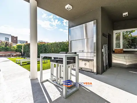 Casa 6 ambientes con 5 baños