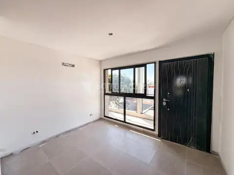 Venta departamento 2 ambientes en Moron Sur (1°-E)