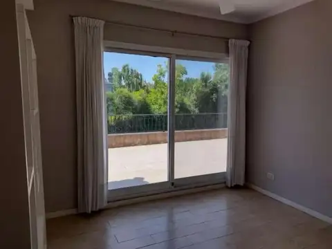 Casa en Venta en Pablo Nogues, USD 490.000