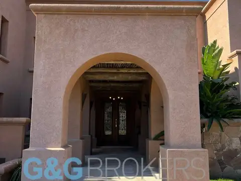 CASA EN VENTA CASCO LELOIR