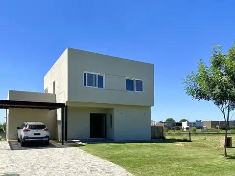 Casa en Venta en El Canton, USD 329.000