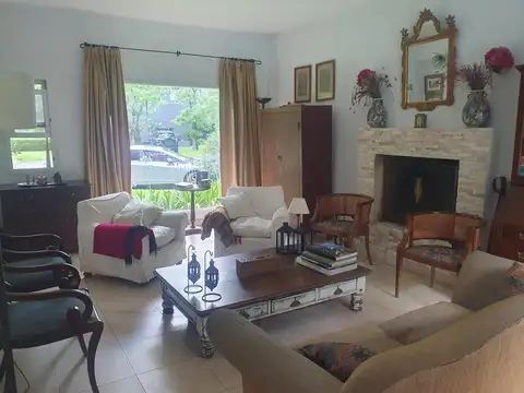 Casa en Venta en Los Senderos II, USD 295.000