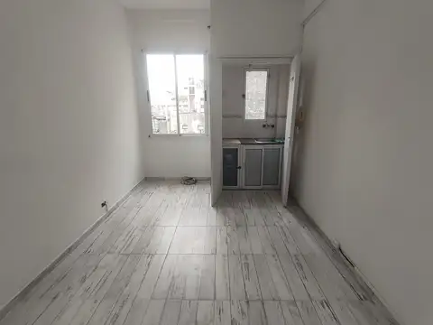 Monoambiente muy luminoso en Tribunales