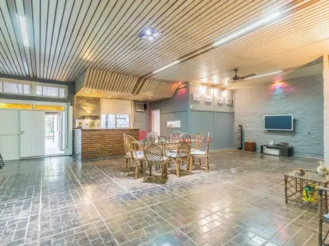 Venta casa 4 ambientes con patio y parrilla en Martin Coronado