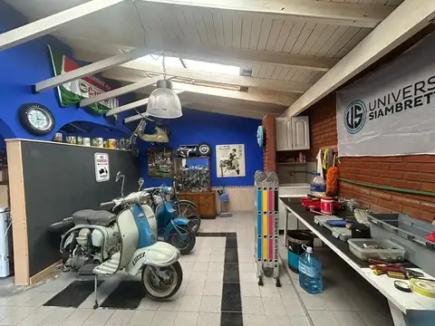 CASA EN VENTA CON PARQUE - TOLOSA LA PLATA