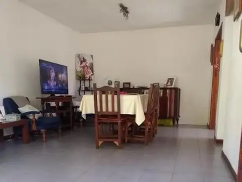 Depto Tipo Casa en Venta en Villa Luzuriaga, USD 135.000