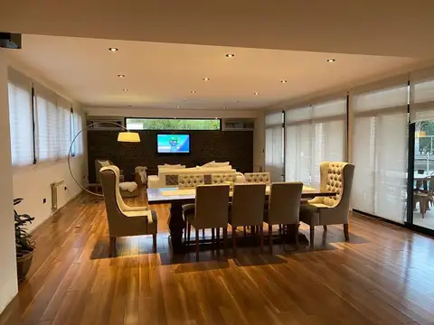 Casa en Venta en City Bell [Cod: 1164-490]