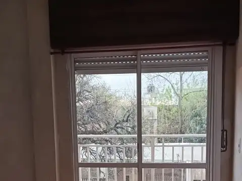 Monte Egmont 1600, Piso 1