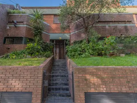 Depto Tipo Casa 4 ambientes con 2 baños