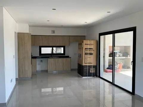 Casa en Venta en Pilar del Este - Santa Elena, USD 240.000