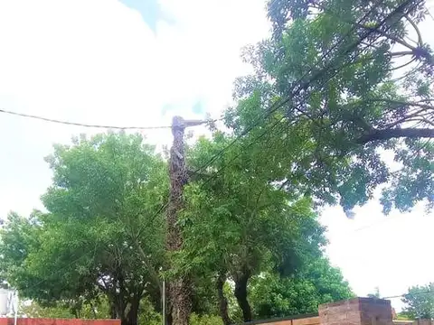 Casa - B.Parque Field - Jardin - Parrillero - Cochera doble