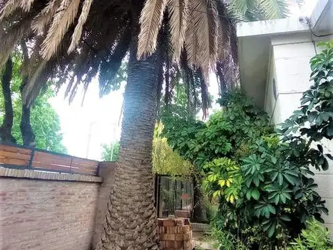 Casa 5 ambientes con 1 baño