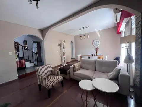 Depto Tipo Casa 4 ambientes con 2 baños