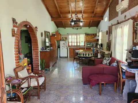 Arturo Jauretche al 2200