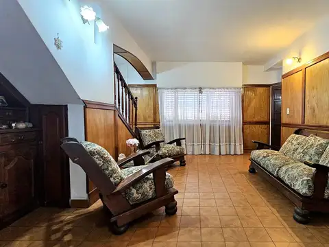 Casa 5 ambientes con 3 baños