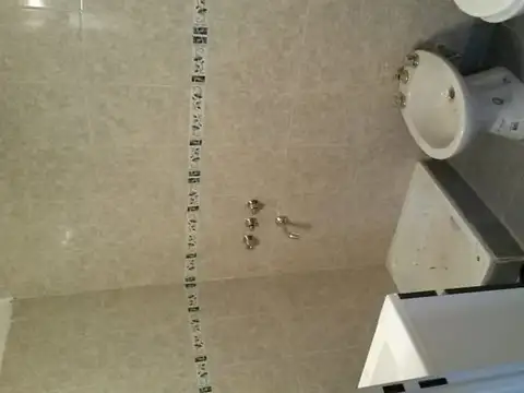 Casa 2 ambientes con 1 baño