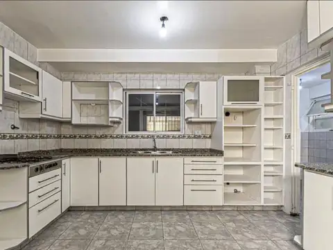 Venta Departamento 4 Ambientes Cochera Flores