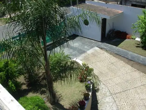 Casa 4 ambientes con 4 baños